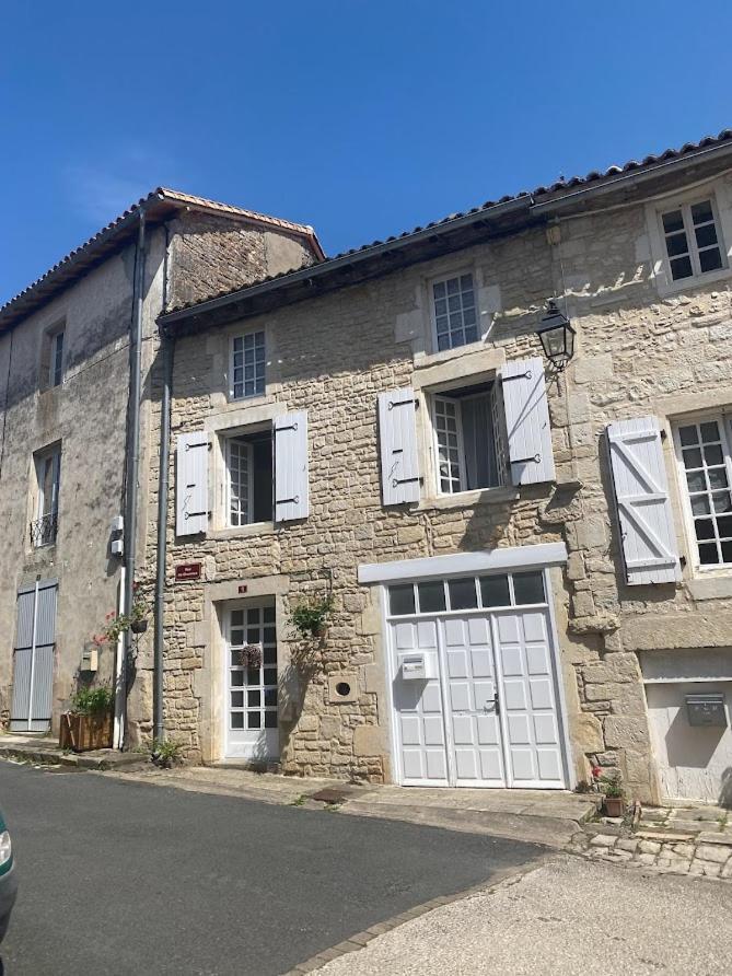 Bed and Breakfast The Wild Geese Nanteuil-en-Vallée Exteriér fotografie